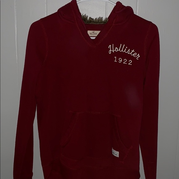 Red Hollister sweatshirt - Picture 1 of 3